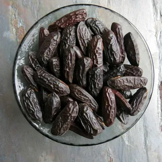 تصویر 2 از خرما پیارم جنوب صادراتی با رنگ قهوه ای تیره